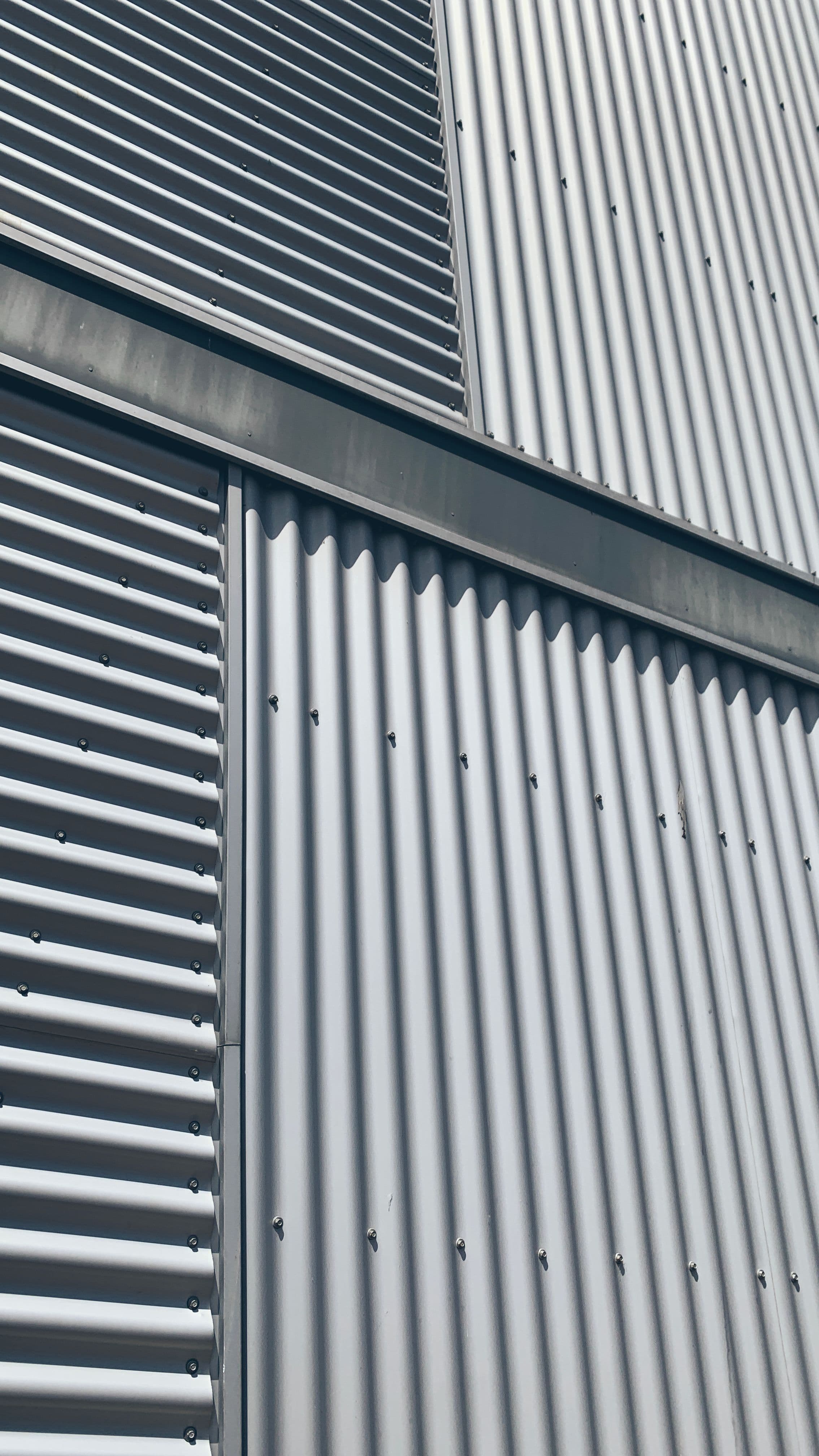 Corrugated galvanized steel sheet wall cladding